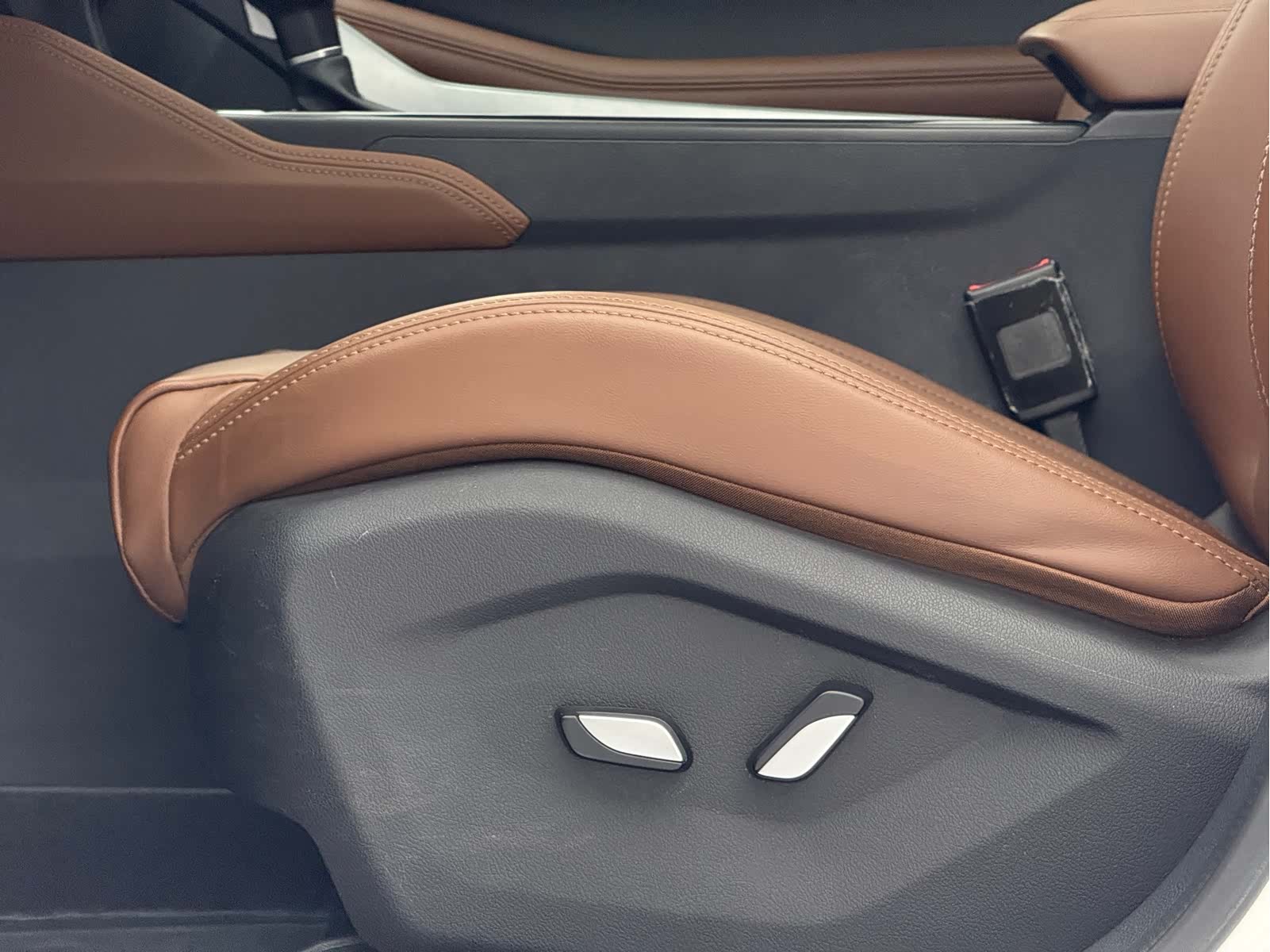 Geely X6, 2022 23