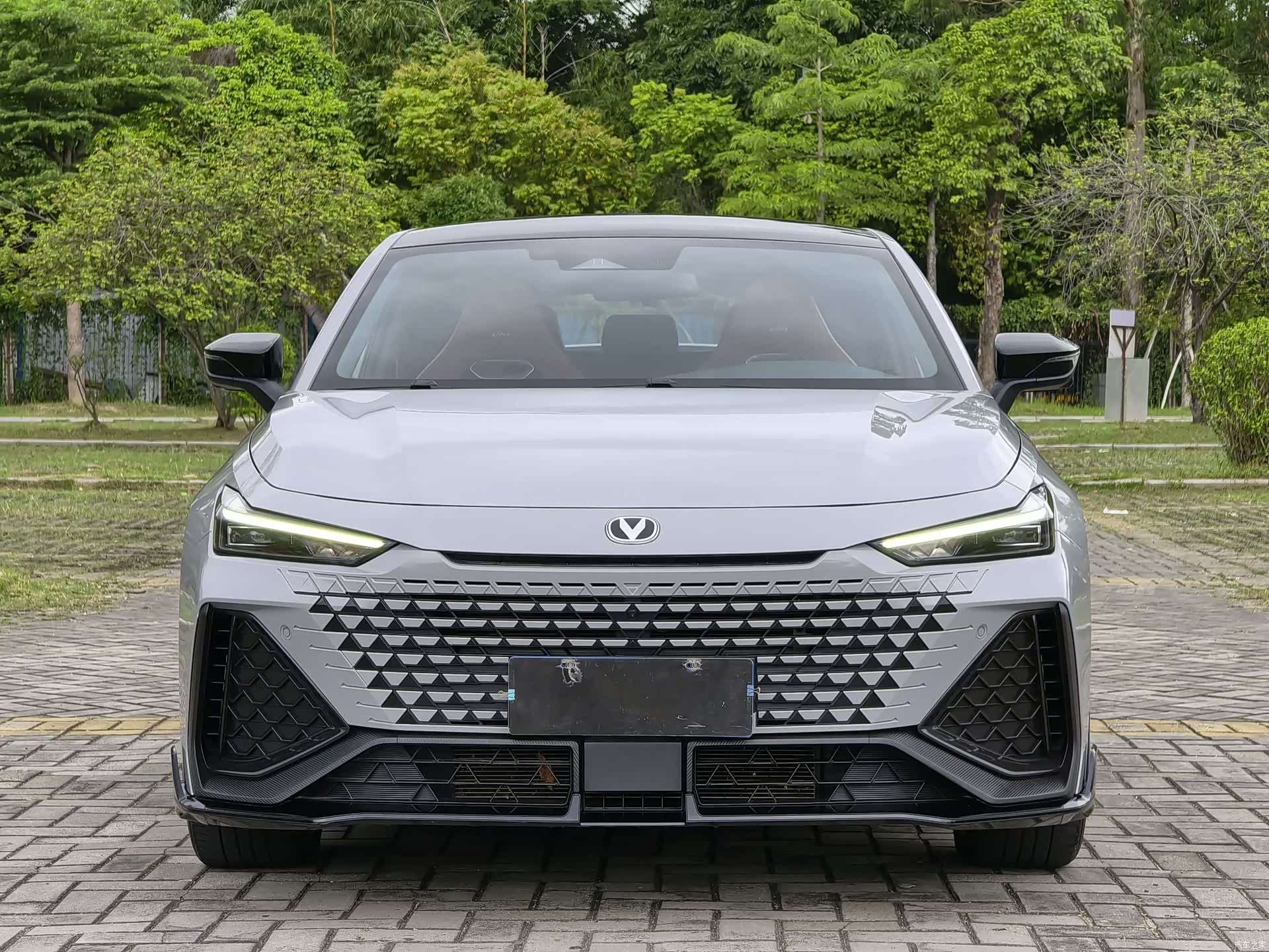 Changan UNI-V, 2023 1