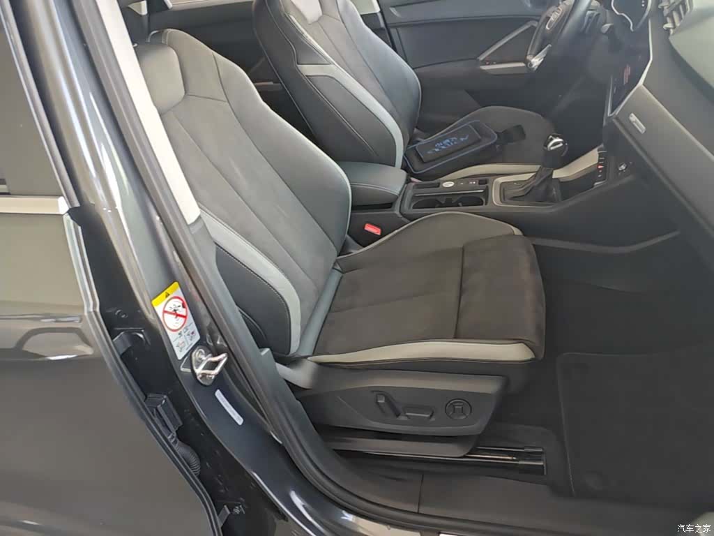 Audi Q3, 2022 25