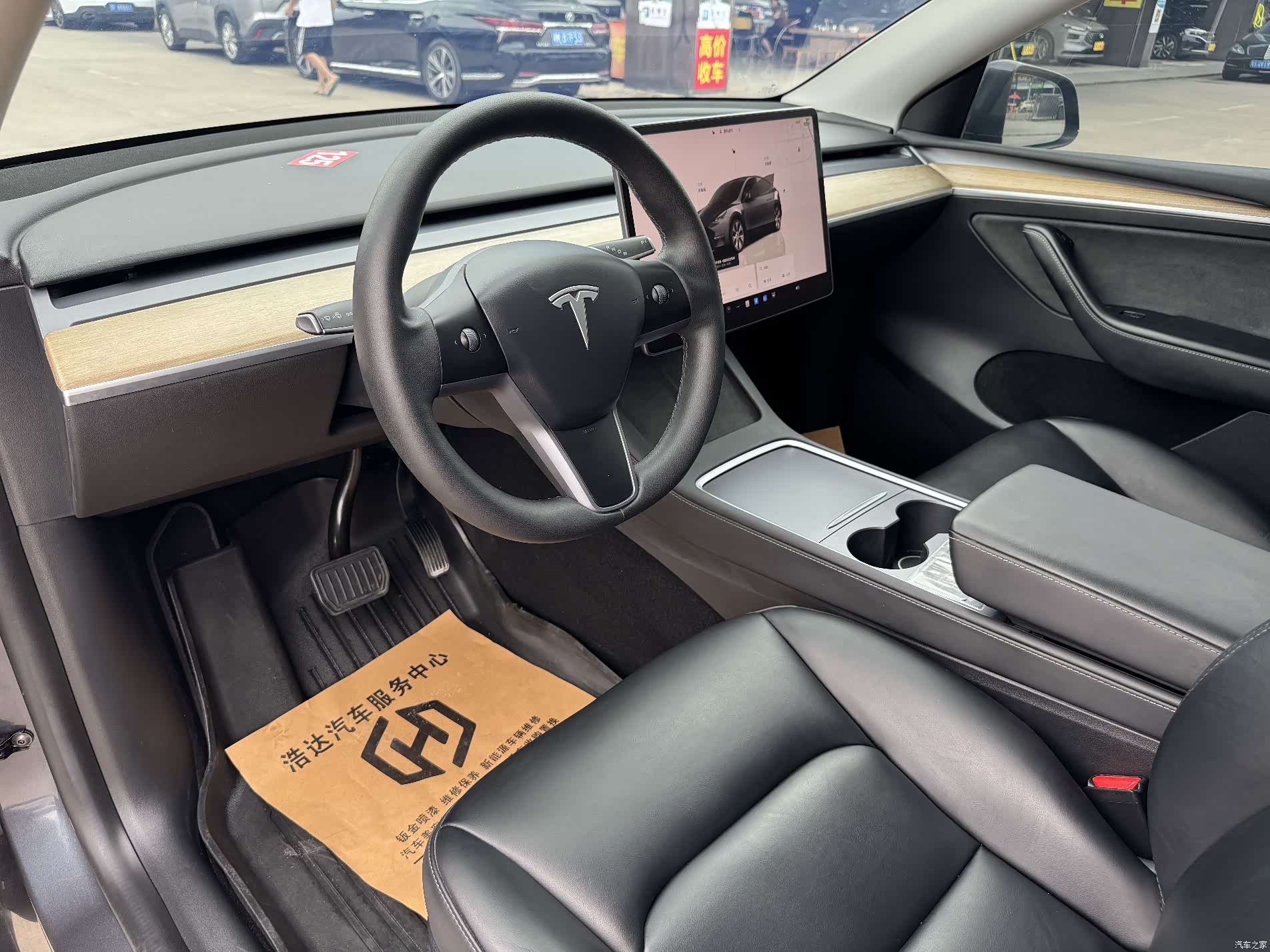 Tesla Model Y, 2022 10