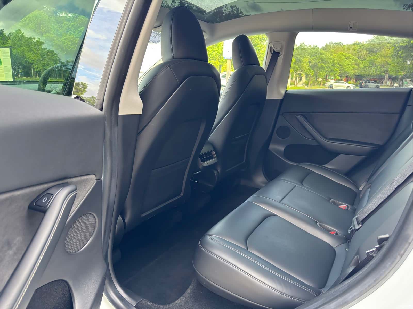 Tesla Model Y, 2023 10