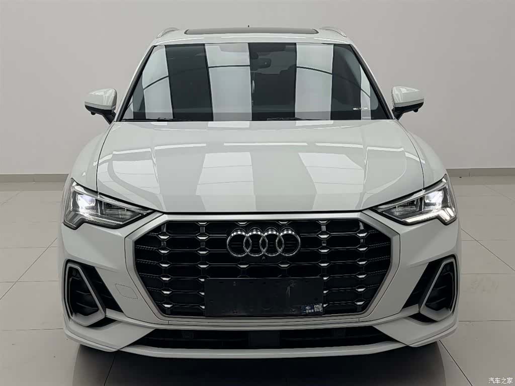 Audi Q3, 2022 11