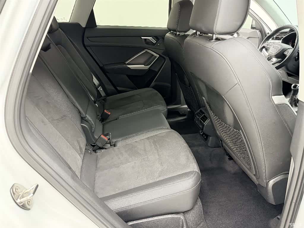 Audi Q3, 2022 6