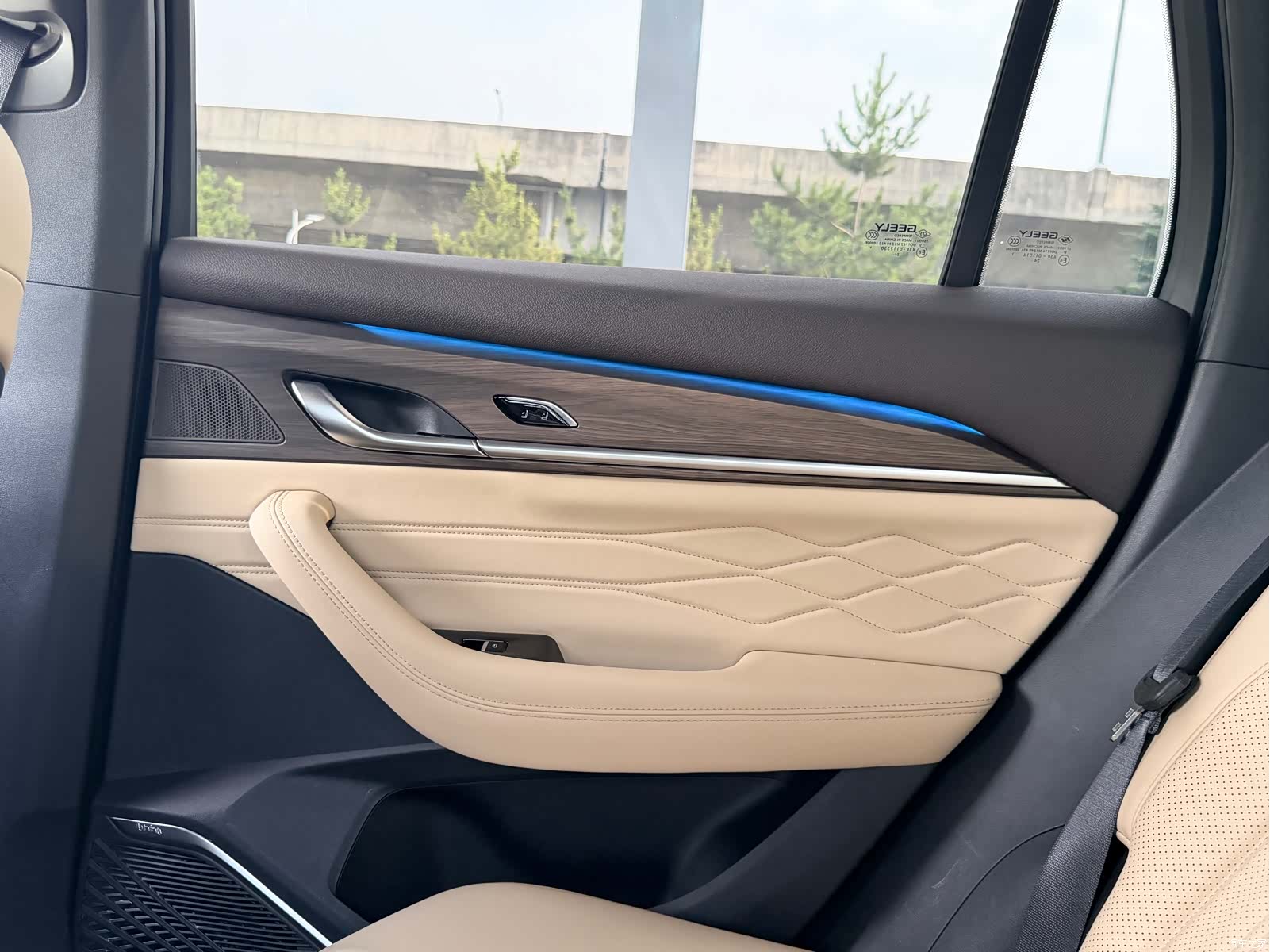Geely Xingyue L, 2025 15