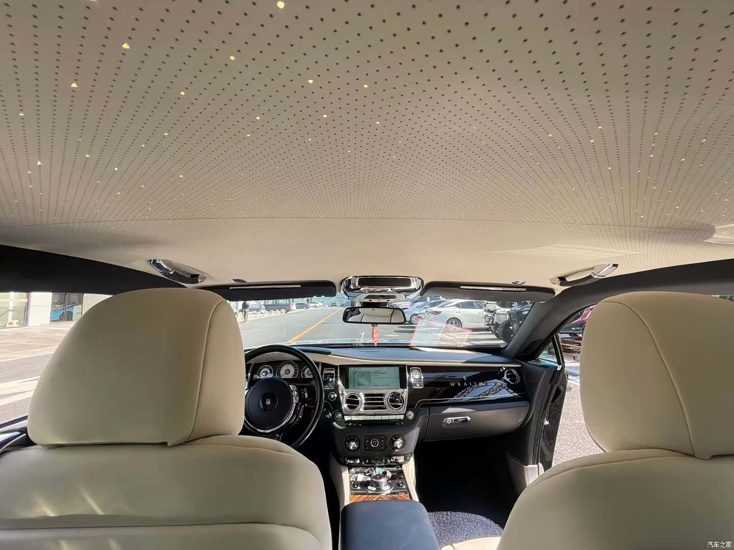 Rolls-Royce Wraith, 2015 9