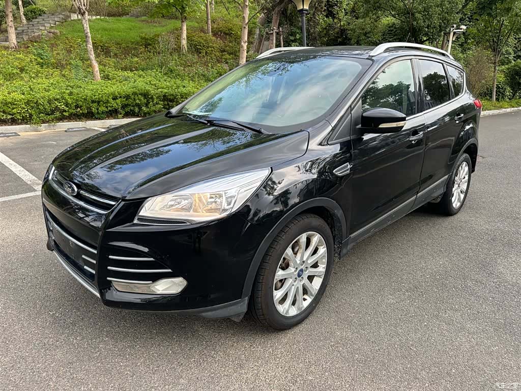Ford Kuga, 2013 1