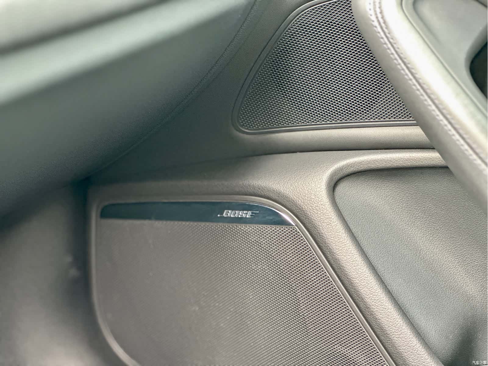 Audi A6L, 2012 32