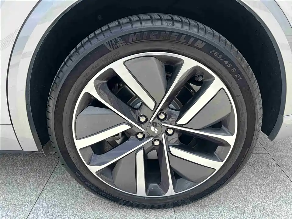 Li Auto Ideal L9