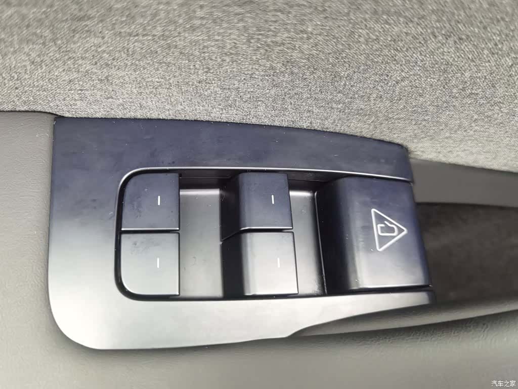 Tesla Model 3, 2025 9