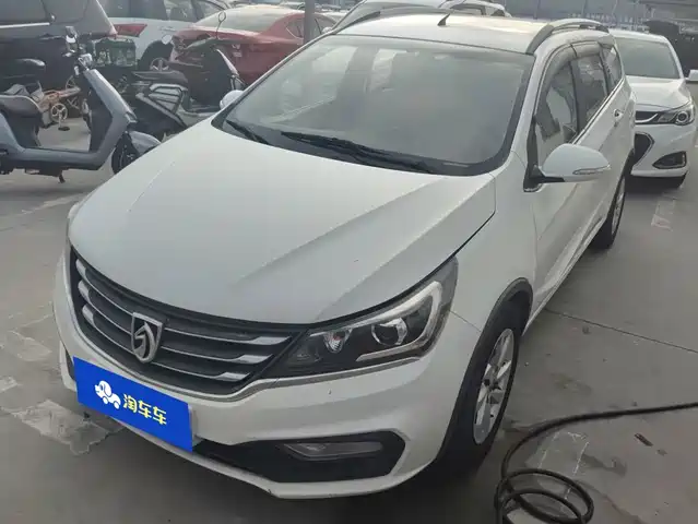 Baojun 310W 2018 — купить из Китая под заказ