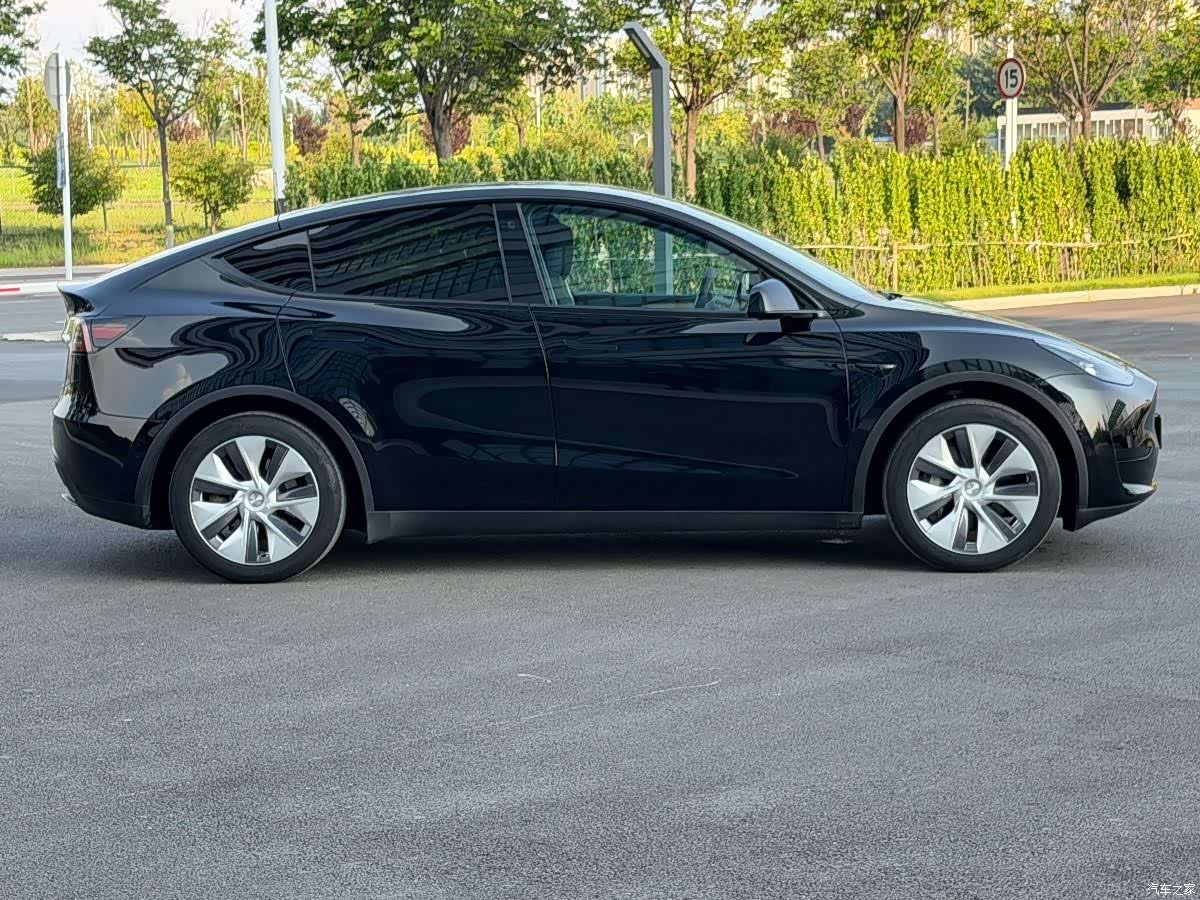Tesla Model Y, 2023 4