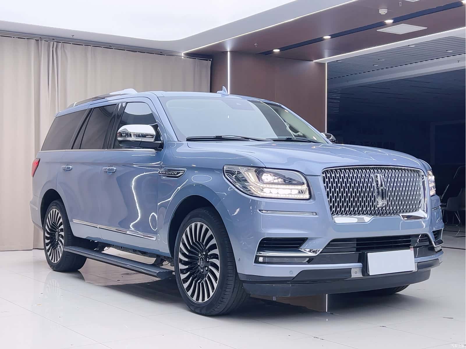 Lincoln Navigator, 2021 3