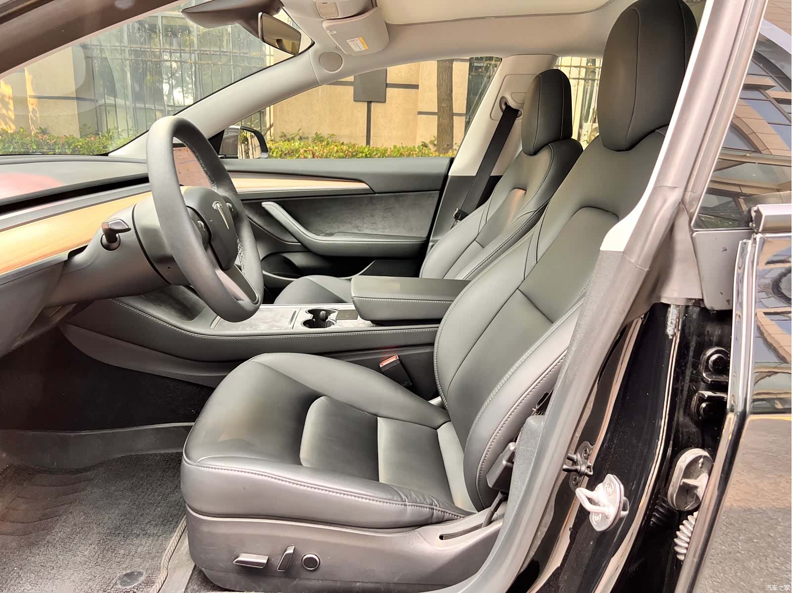Tesla Model 3, 2023 4