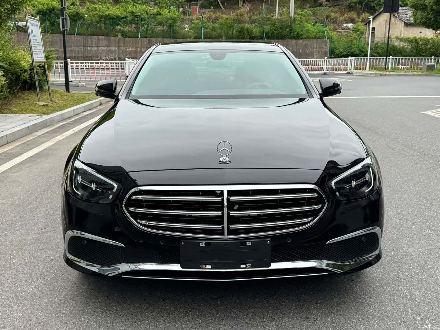 Mercedes-Benz E-Class, 2023 3