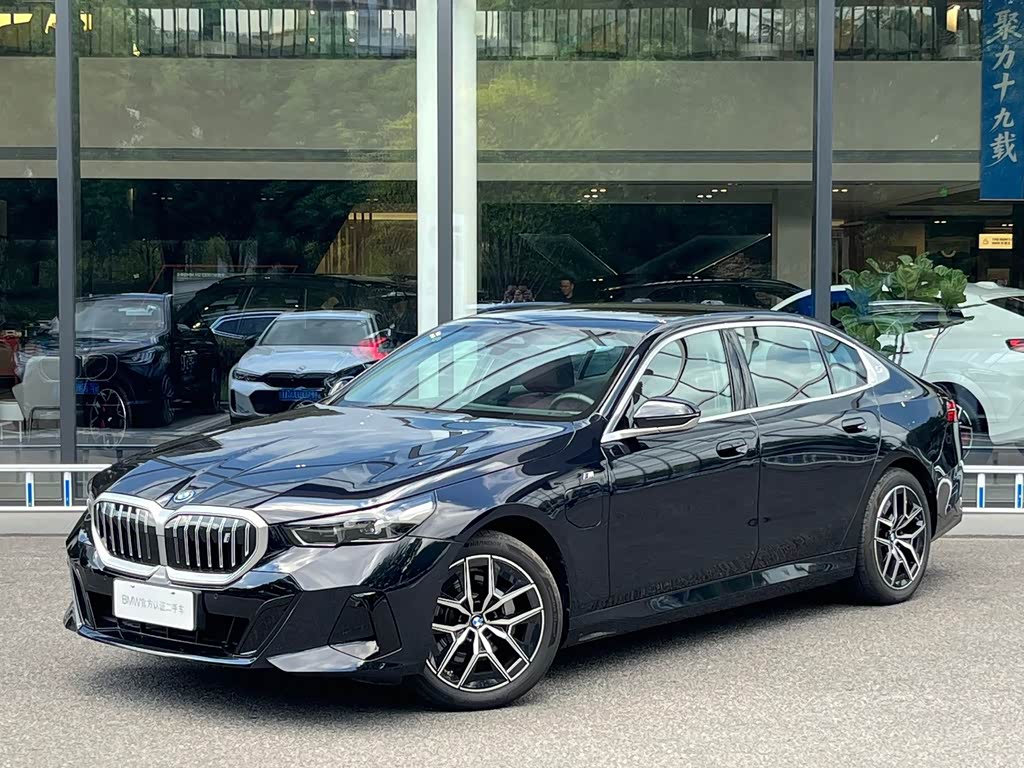 BMW i5