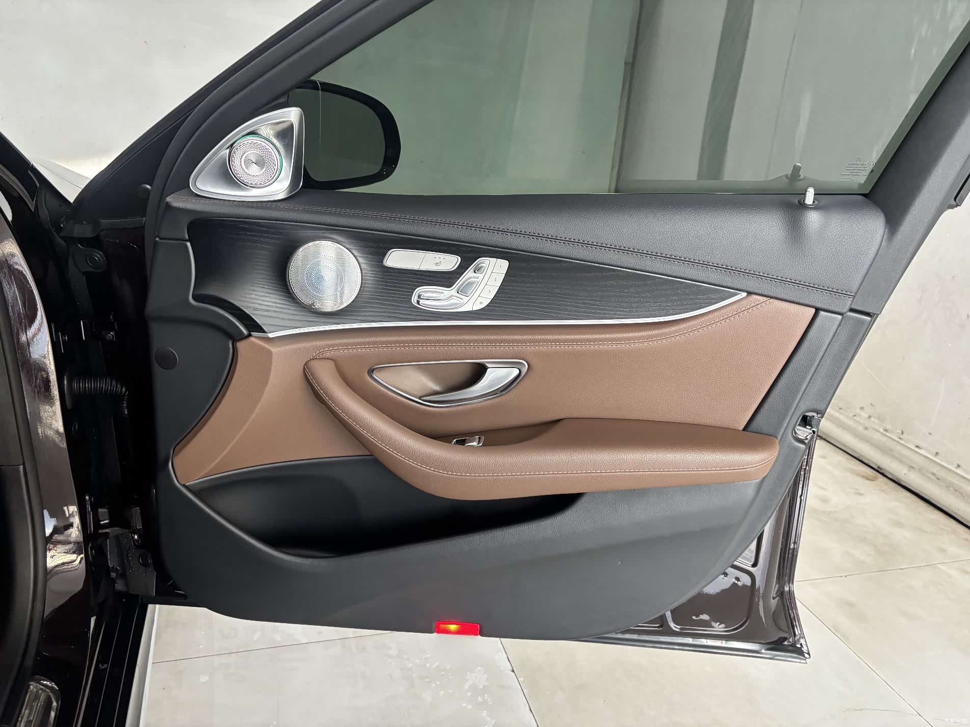 Mercedes-Benz E-Class, 2023 25