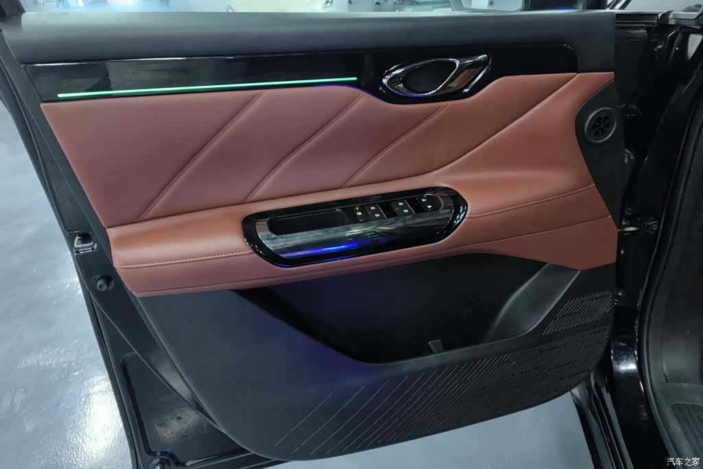 Trumpchi E8, 2024 7