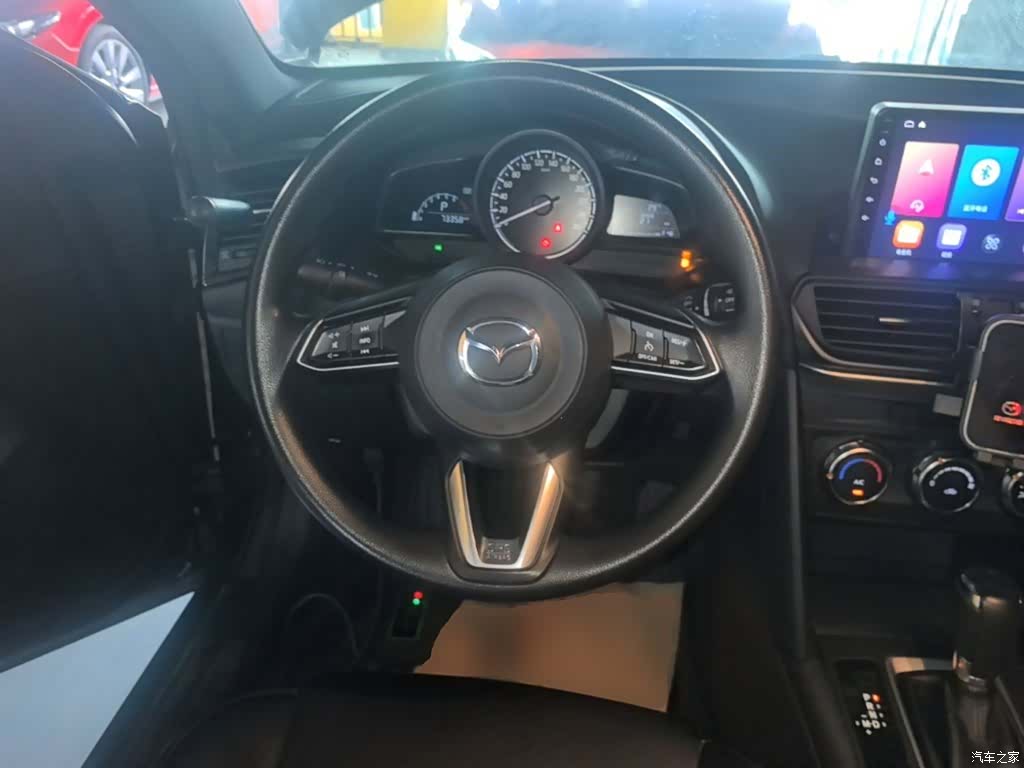 Mazda CX-4, 2021 11