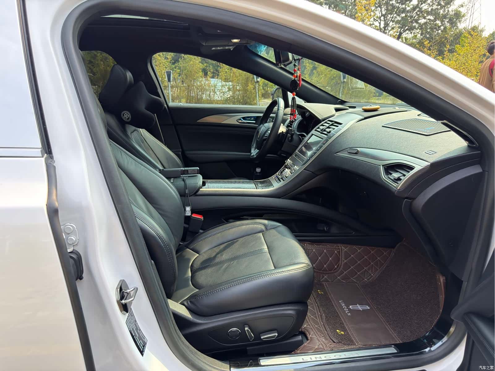 Lincoln MKZ, 2021 10