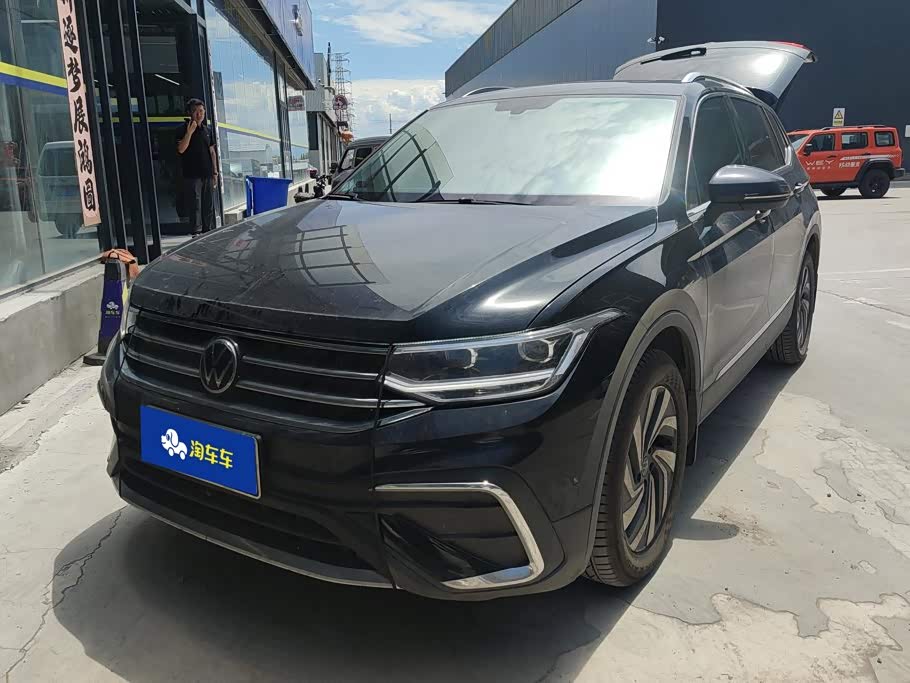 Volkswagen Tiguan L