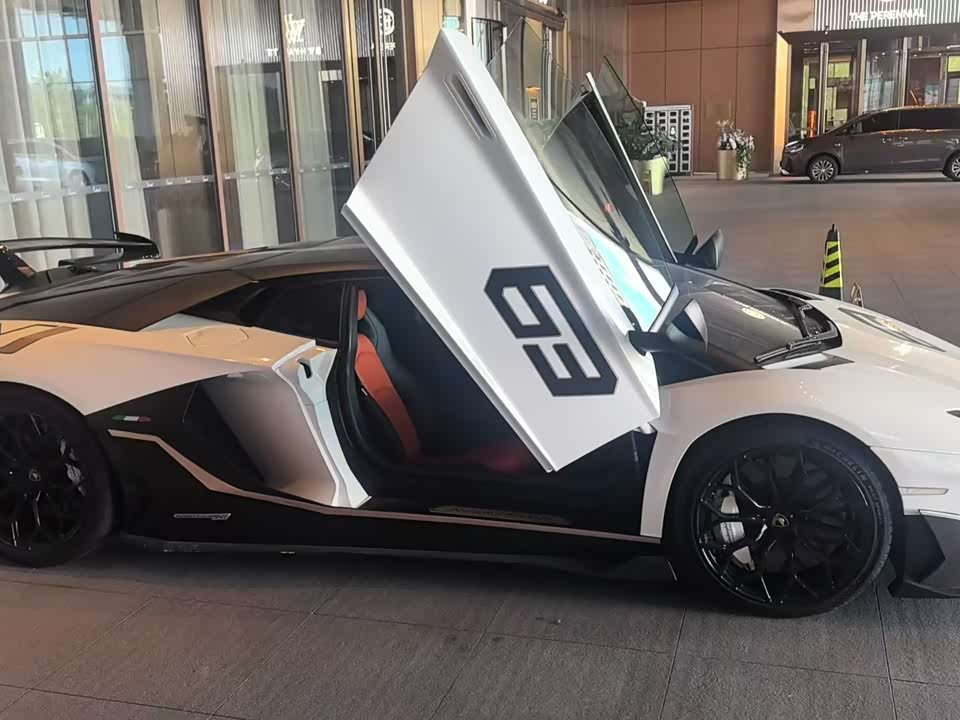 Lamborghini Aventador