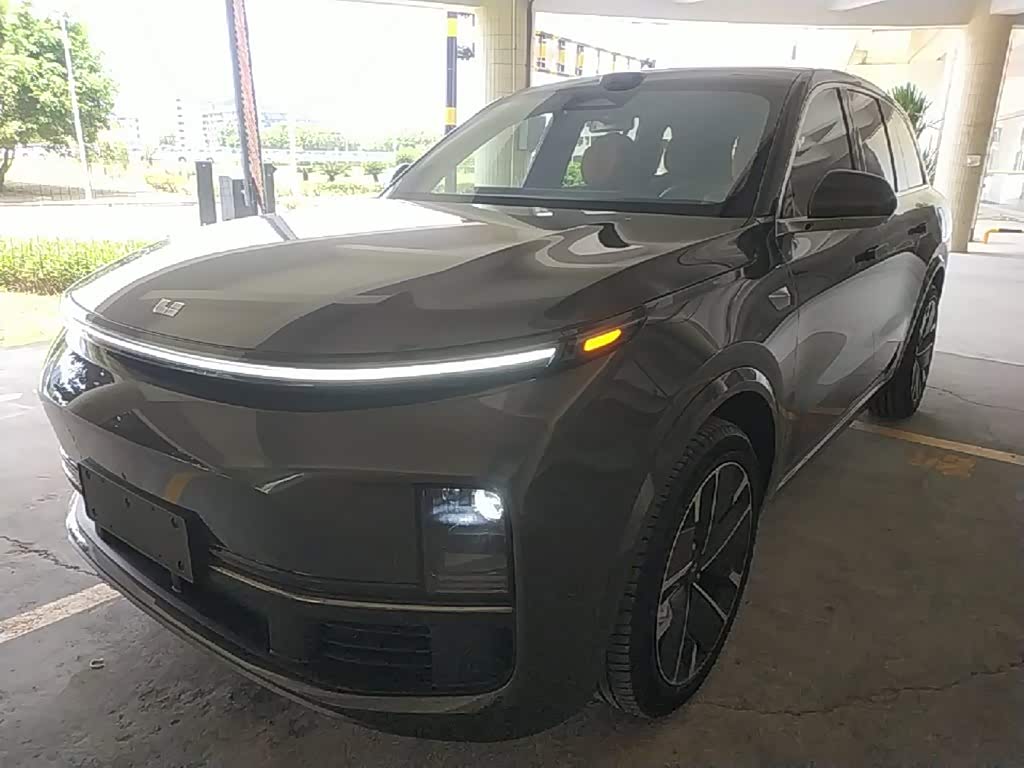 Li Auto L8