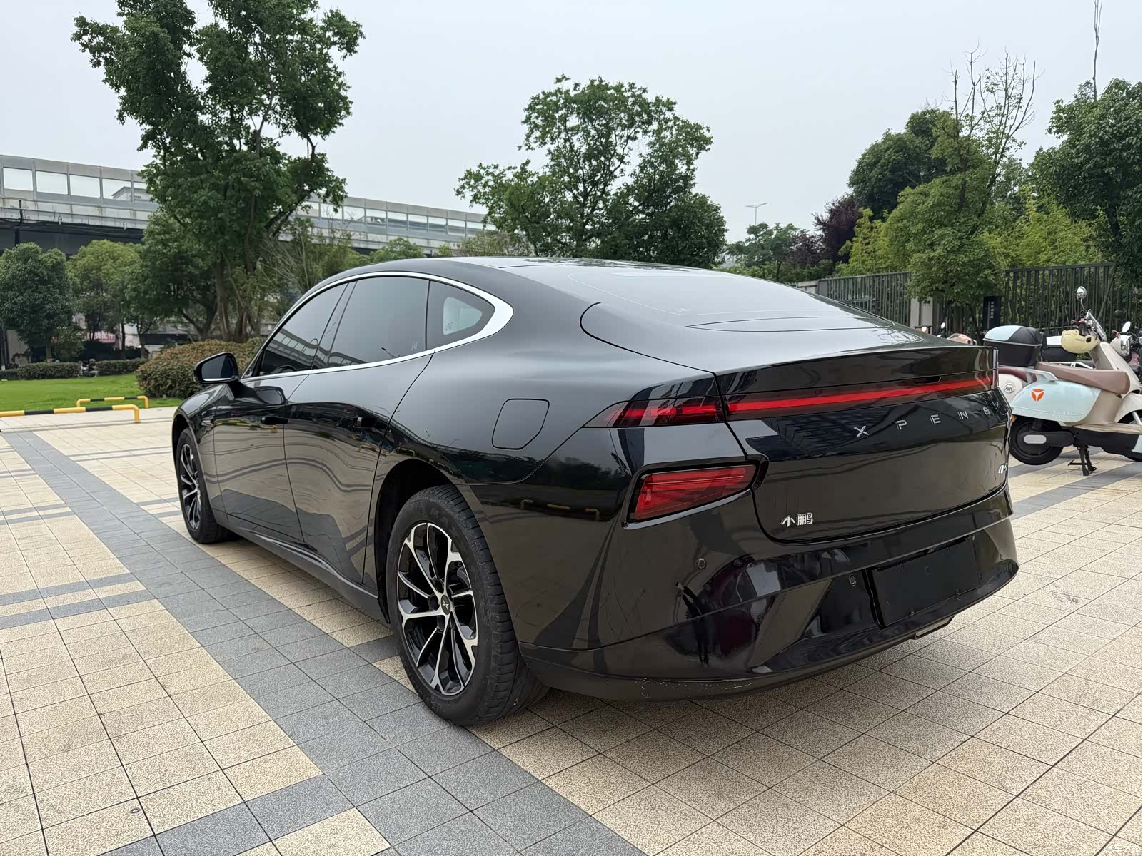 Xpeng P7, 2022 14