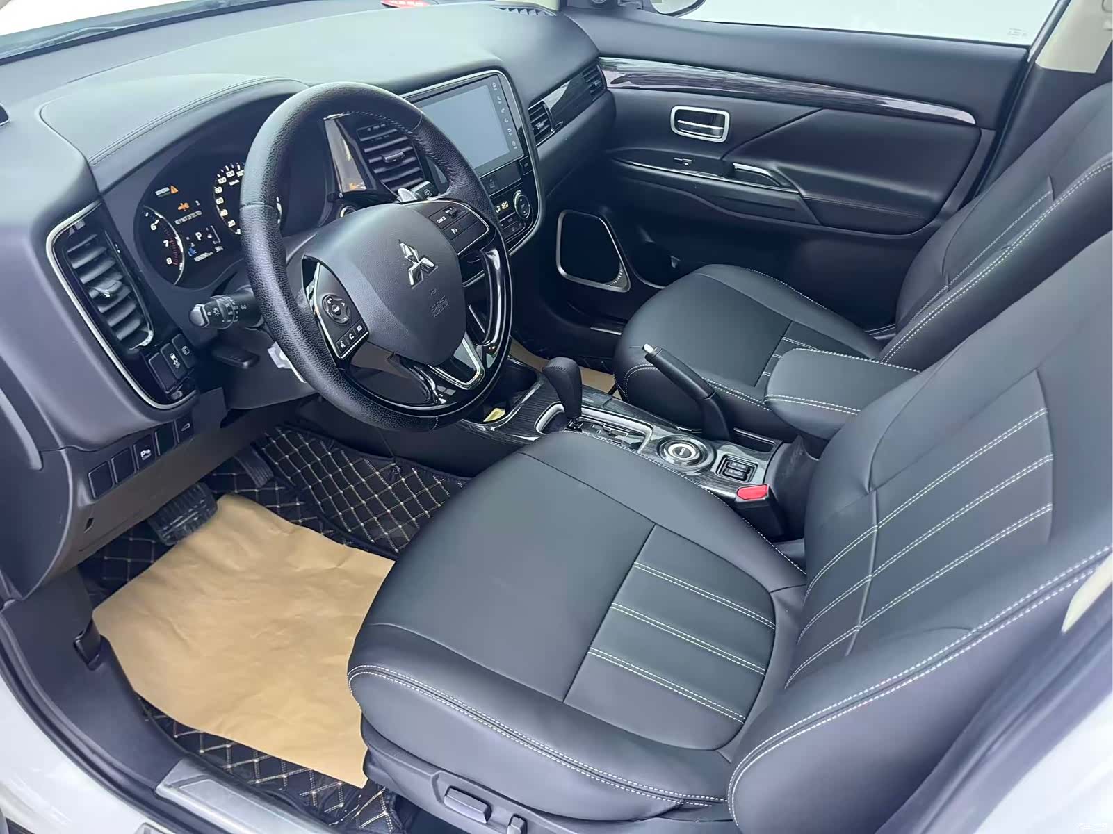 Mitsubishi Outlander, 2017 15
