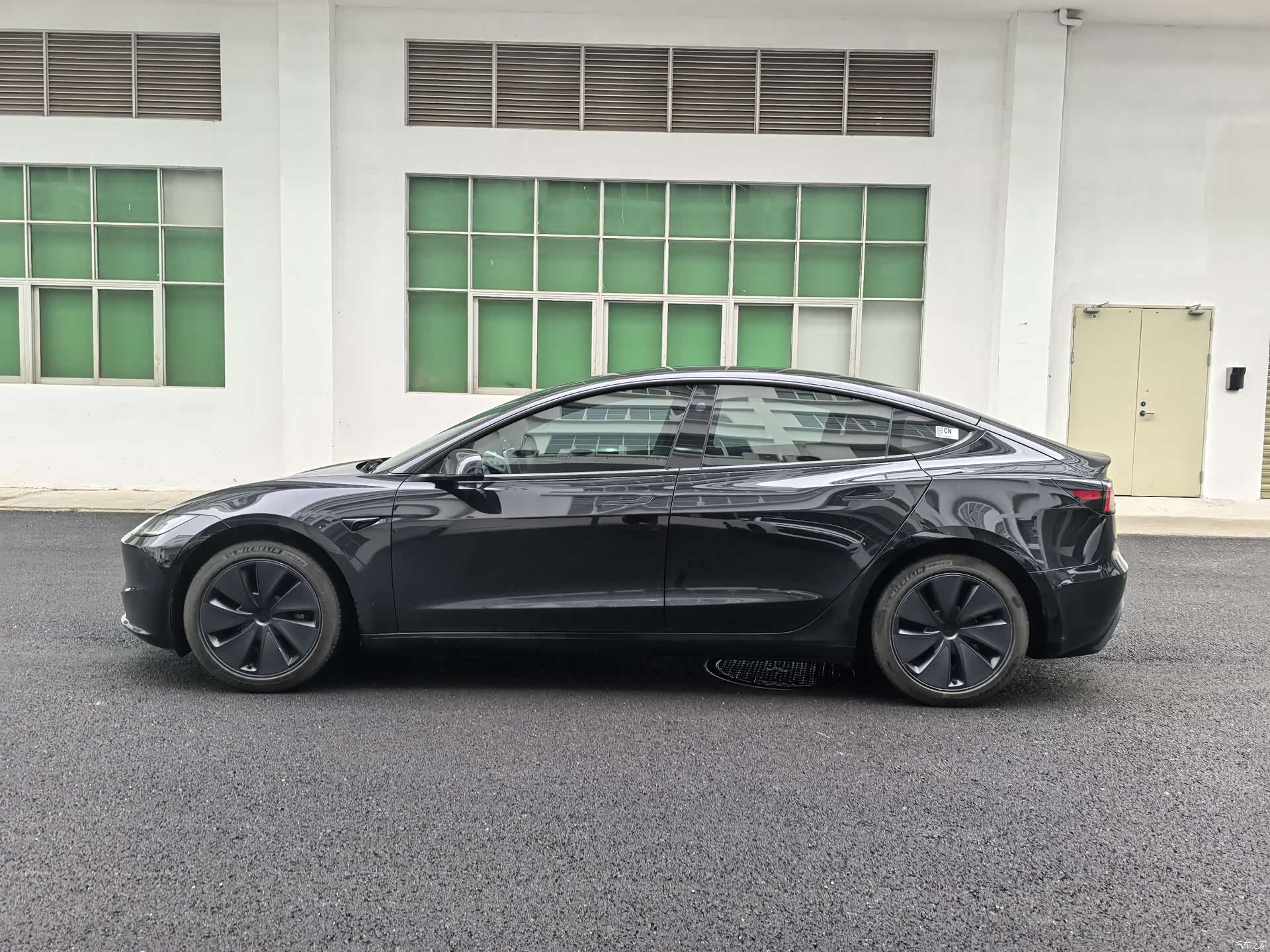 Tesla Model 3, 2024 все фото