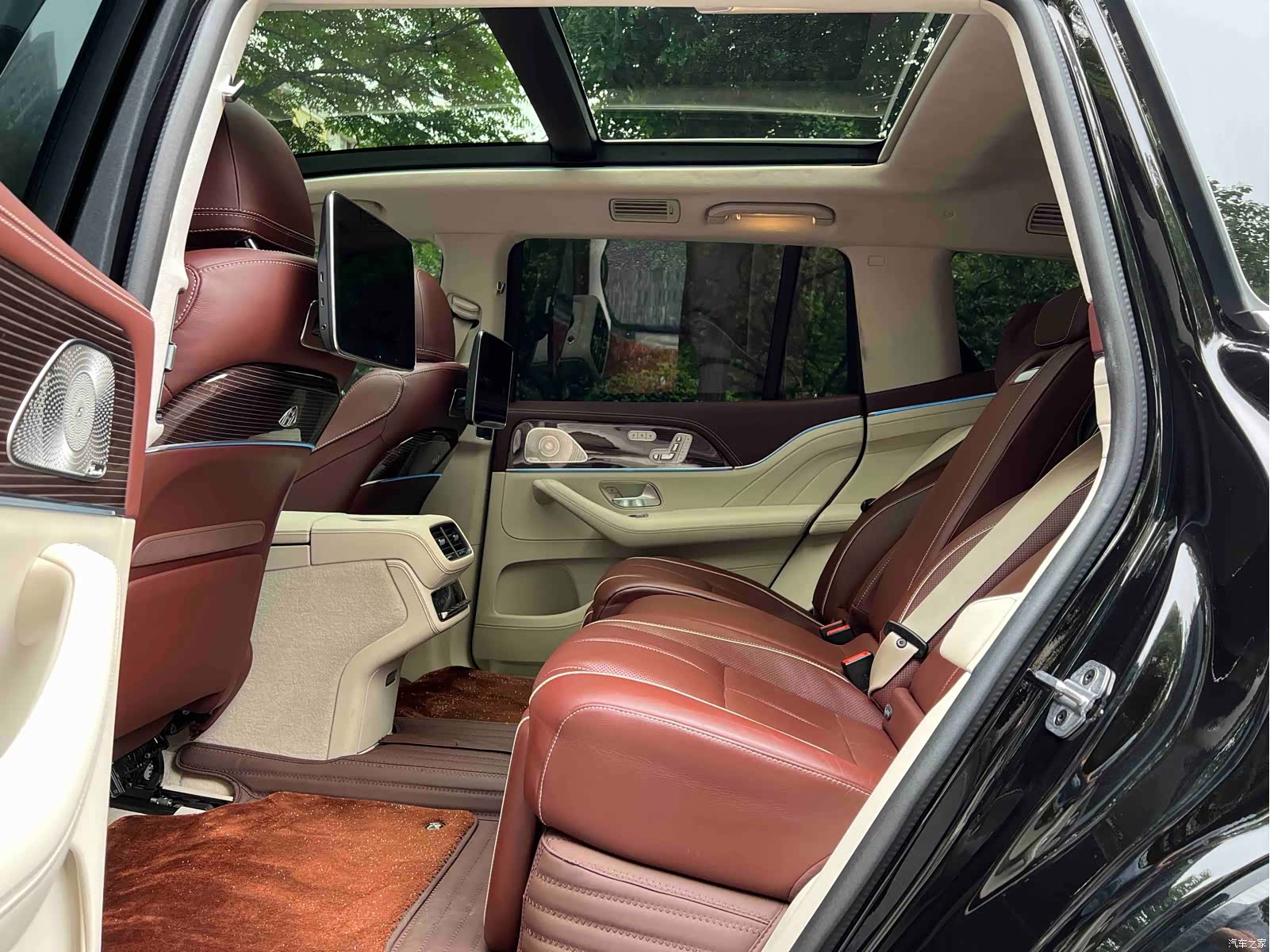 Maybach GLS, 2021 11