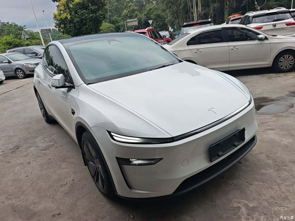 Tesla Model Y, 2025 22