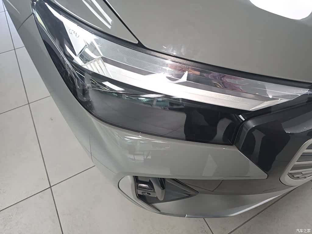 Audi Q4 e-tron, 2023 13
