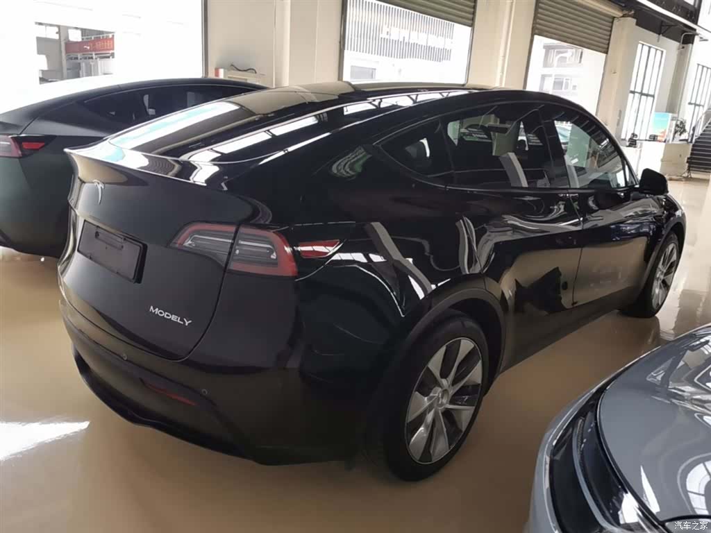 Tesla Model Y, 2023 7