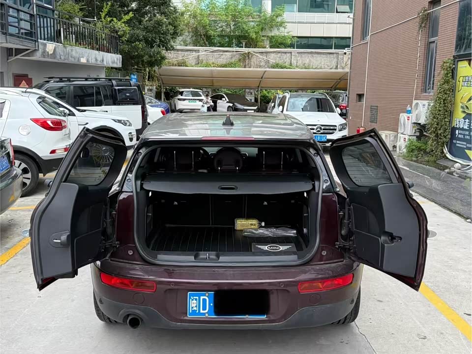 MINI CLUBMAN