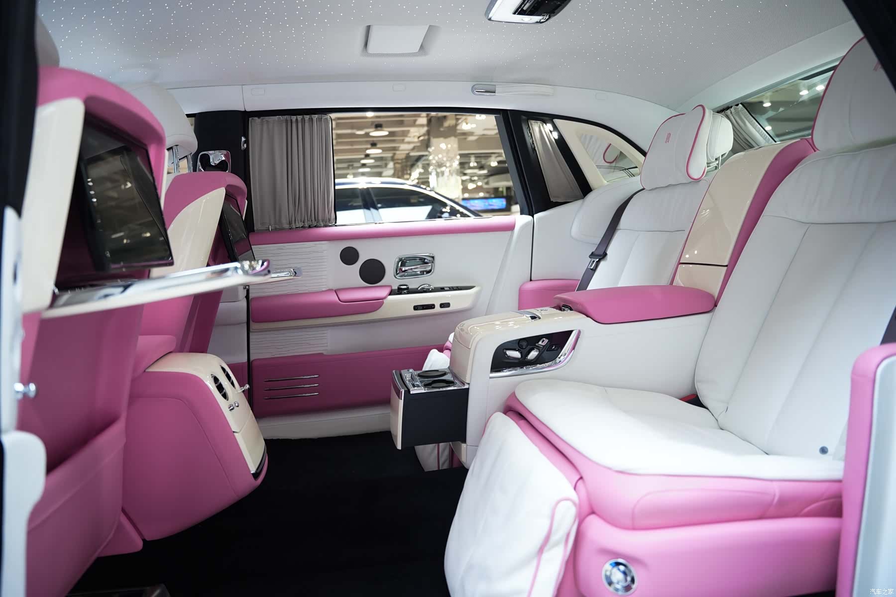 Rolls-Royce Phantom, 2021 12