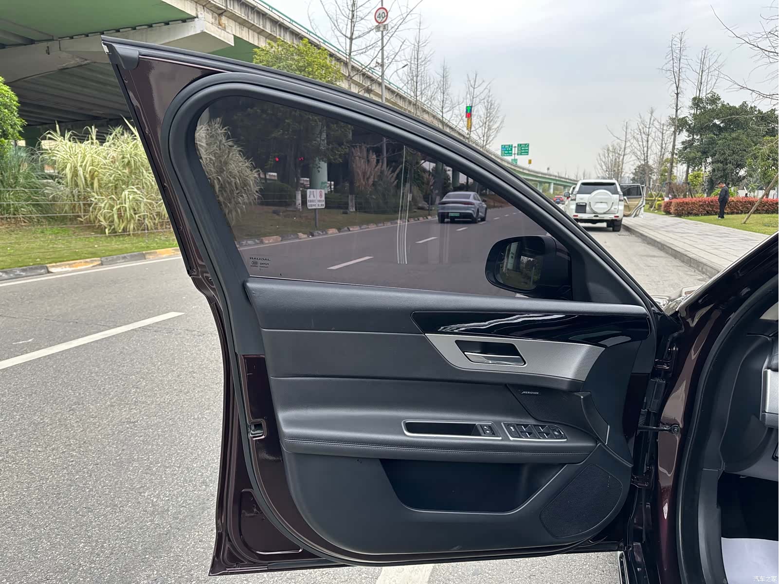 Land Rover XFL, 2018 9