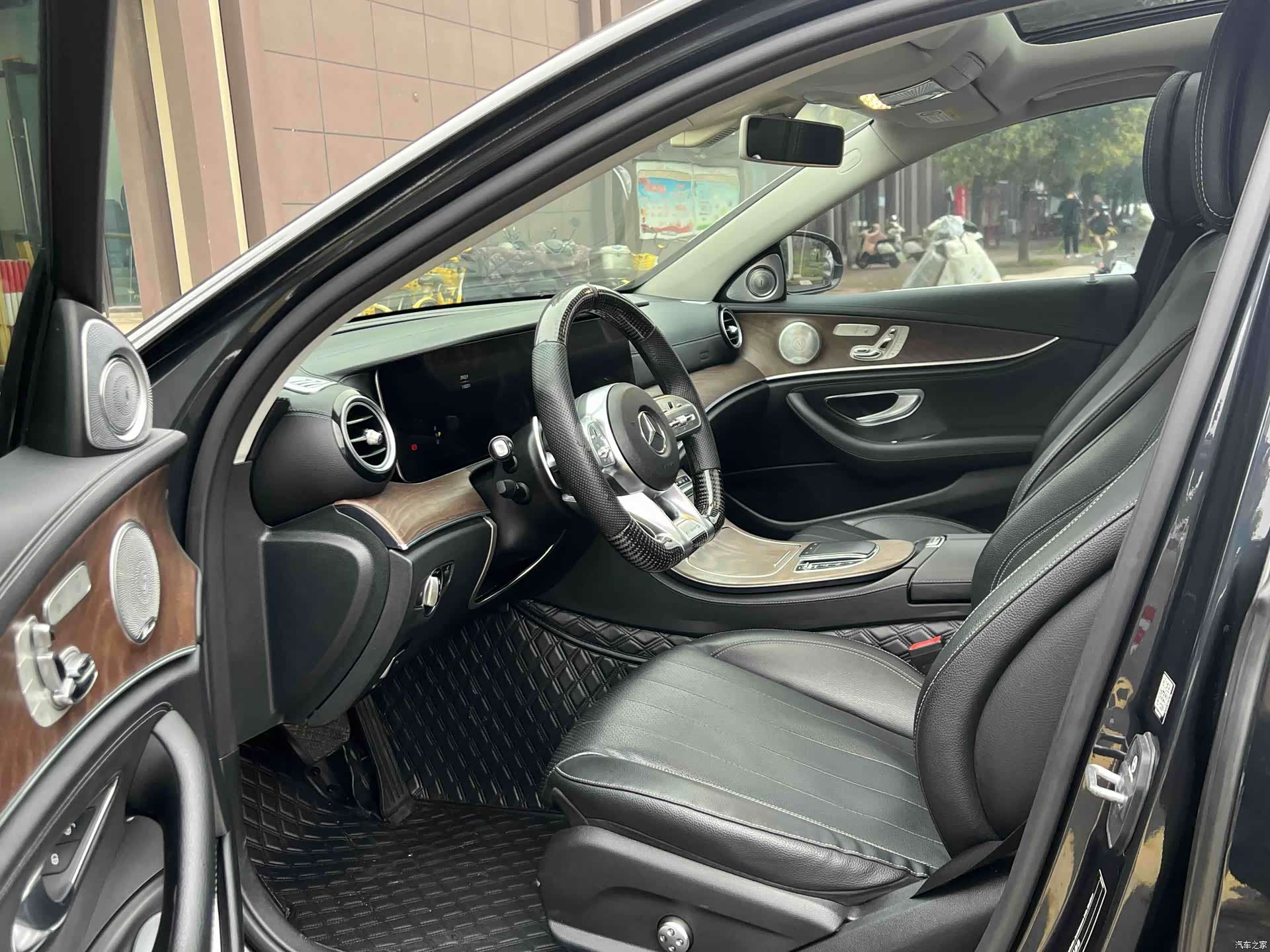 Mercedes-Benz E-Class, 2019 4