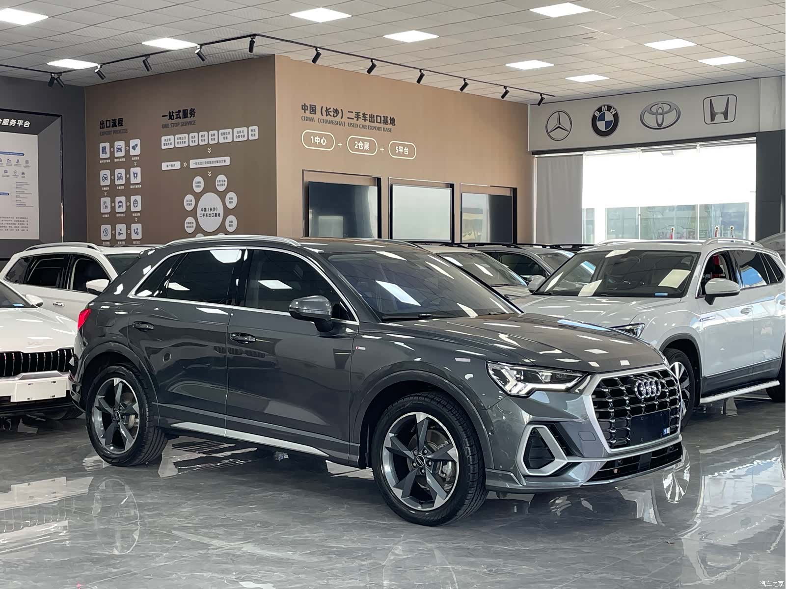 Audi Q3, 2022 3