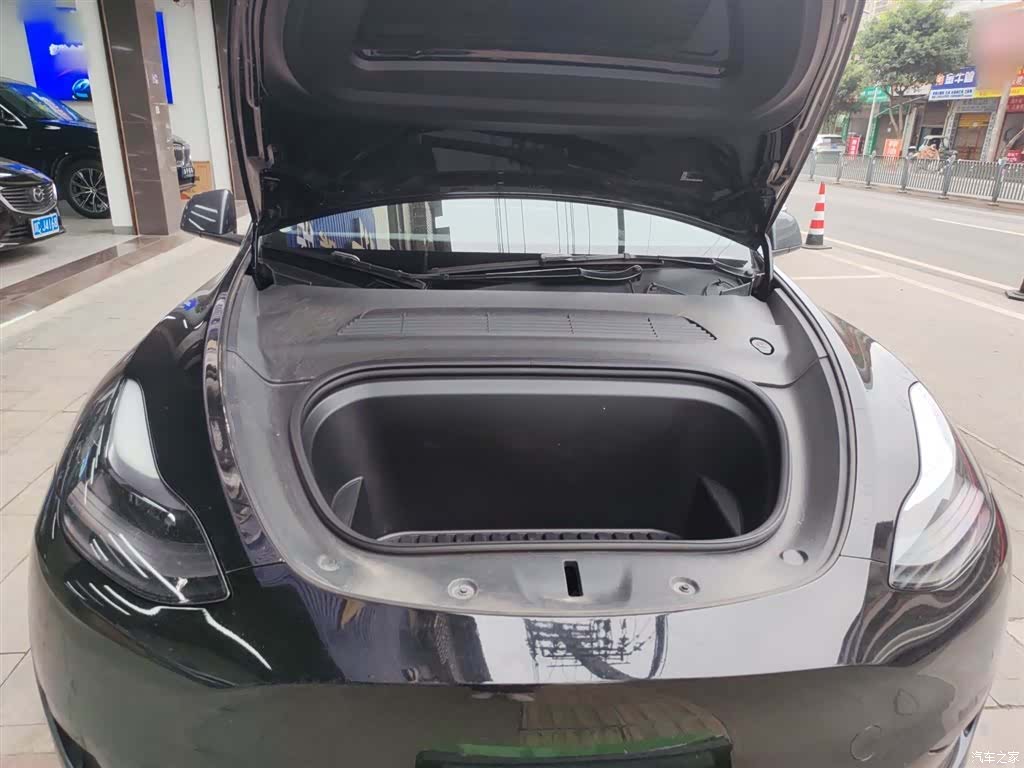 Tesla Model Y, 2022 20