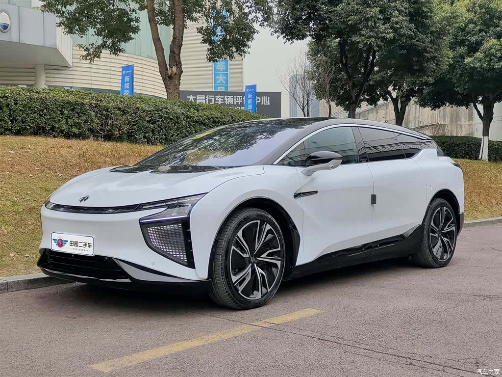 HiPhi X, 2025 6