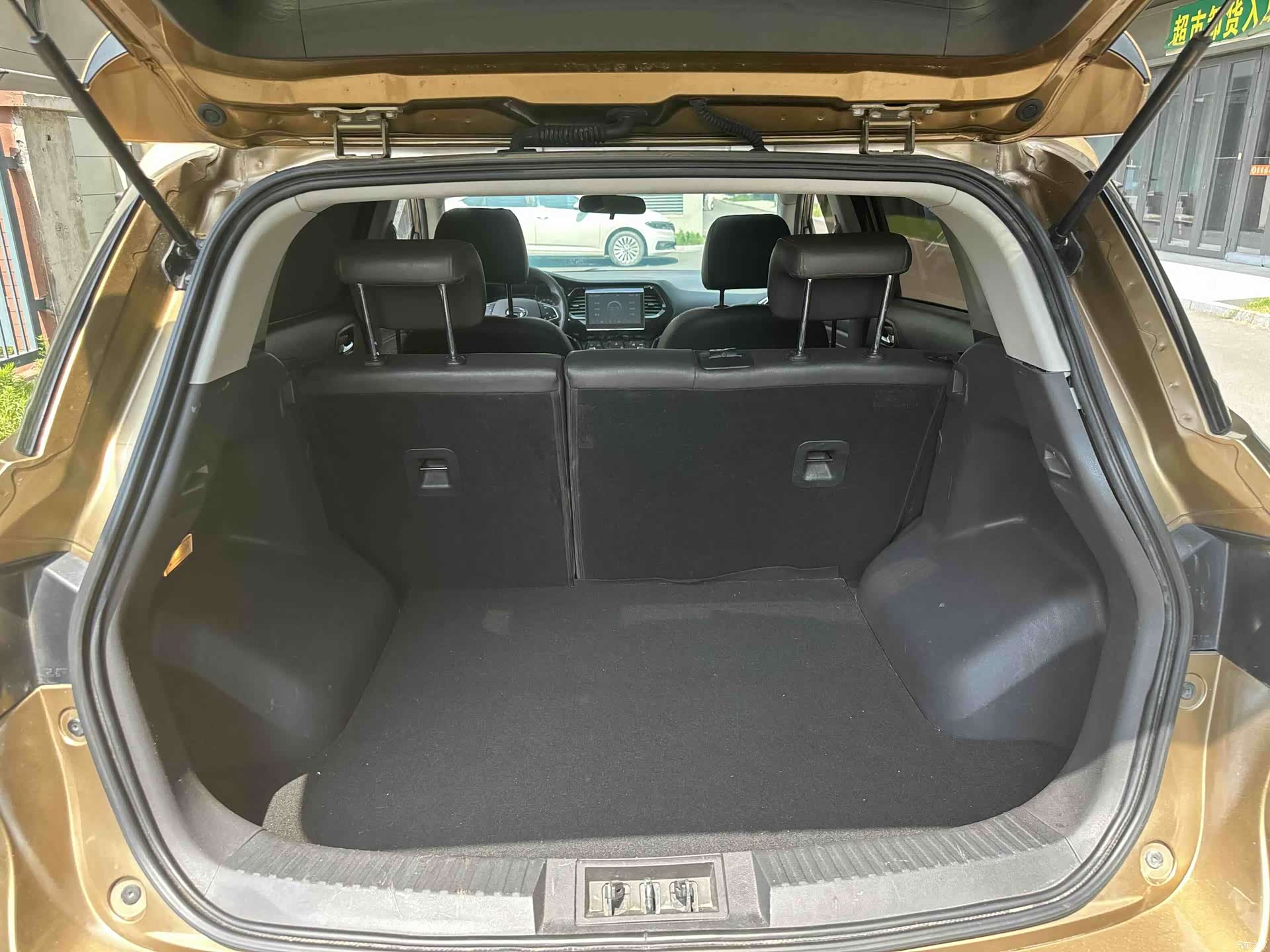 GAC GS4, 2016 12