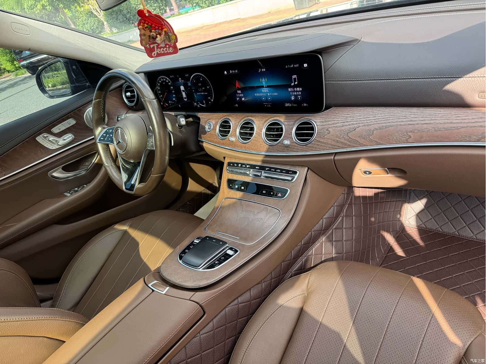 Mercedes-Benz E-Class, 2022 6