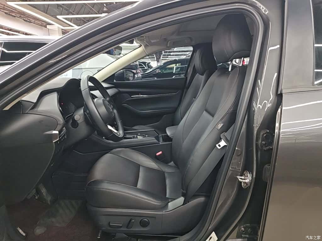 Mazda Mazda3, 2021 15