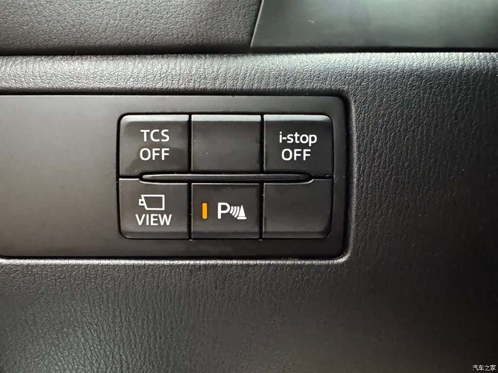 Mazda CX-4, 2023 12