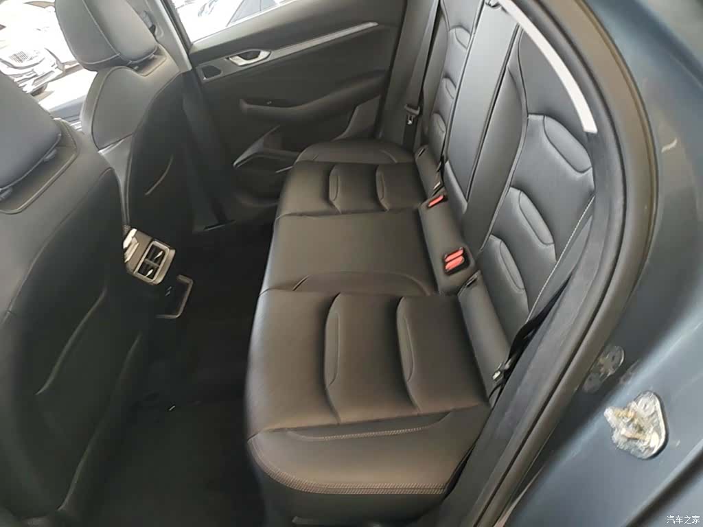 Geely Preface, 2022 17