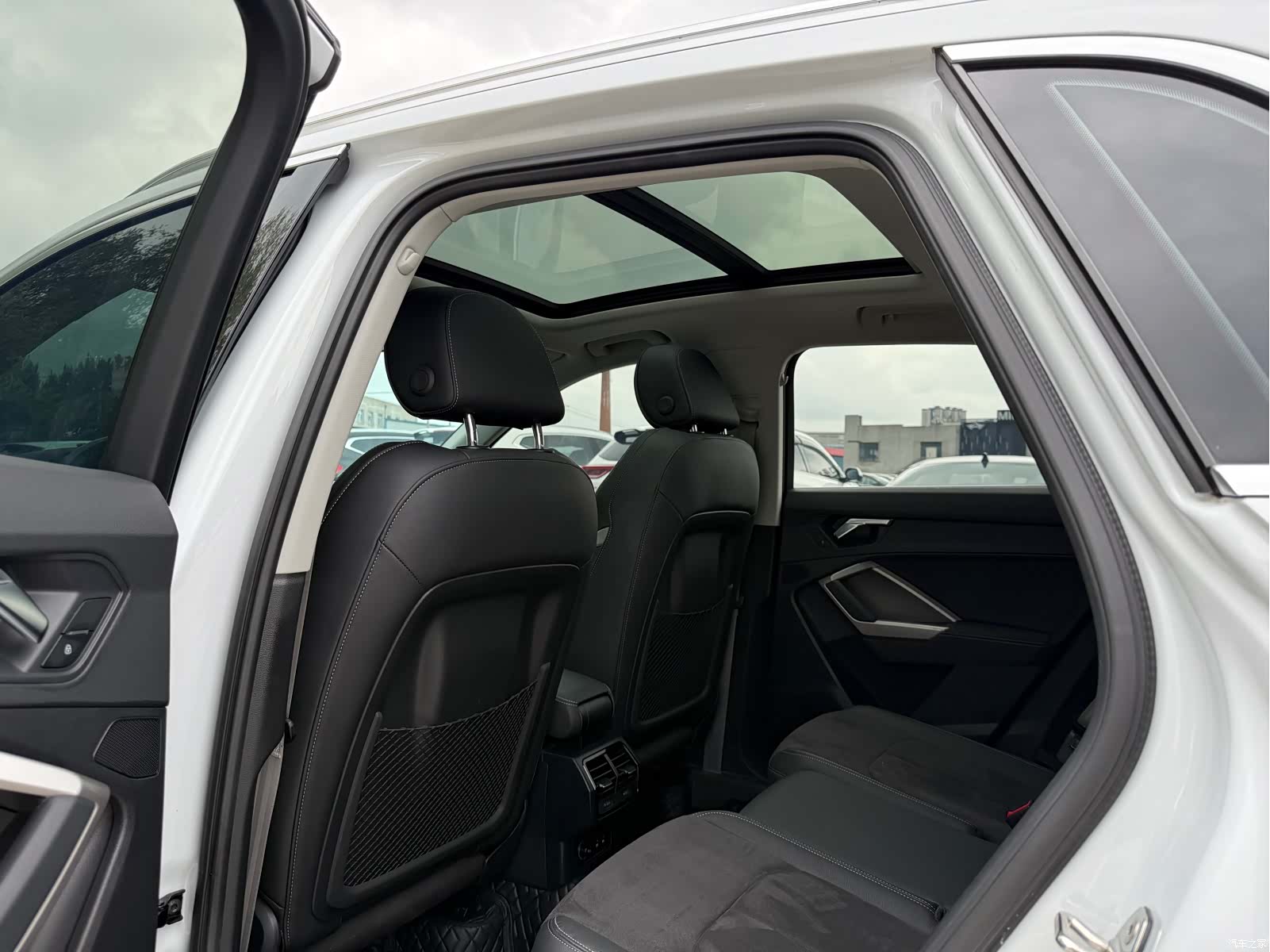Audi Q3, 2022 12