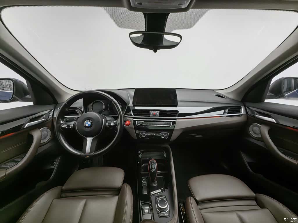BMW X1, 2021 все фото