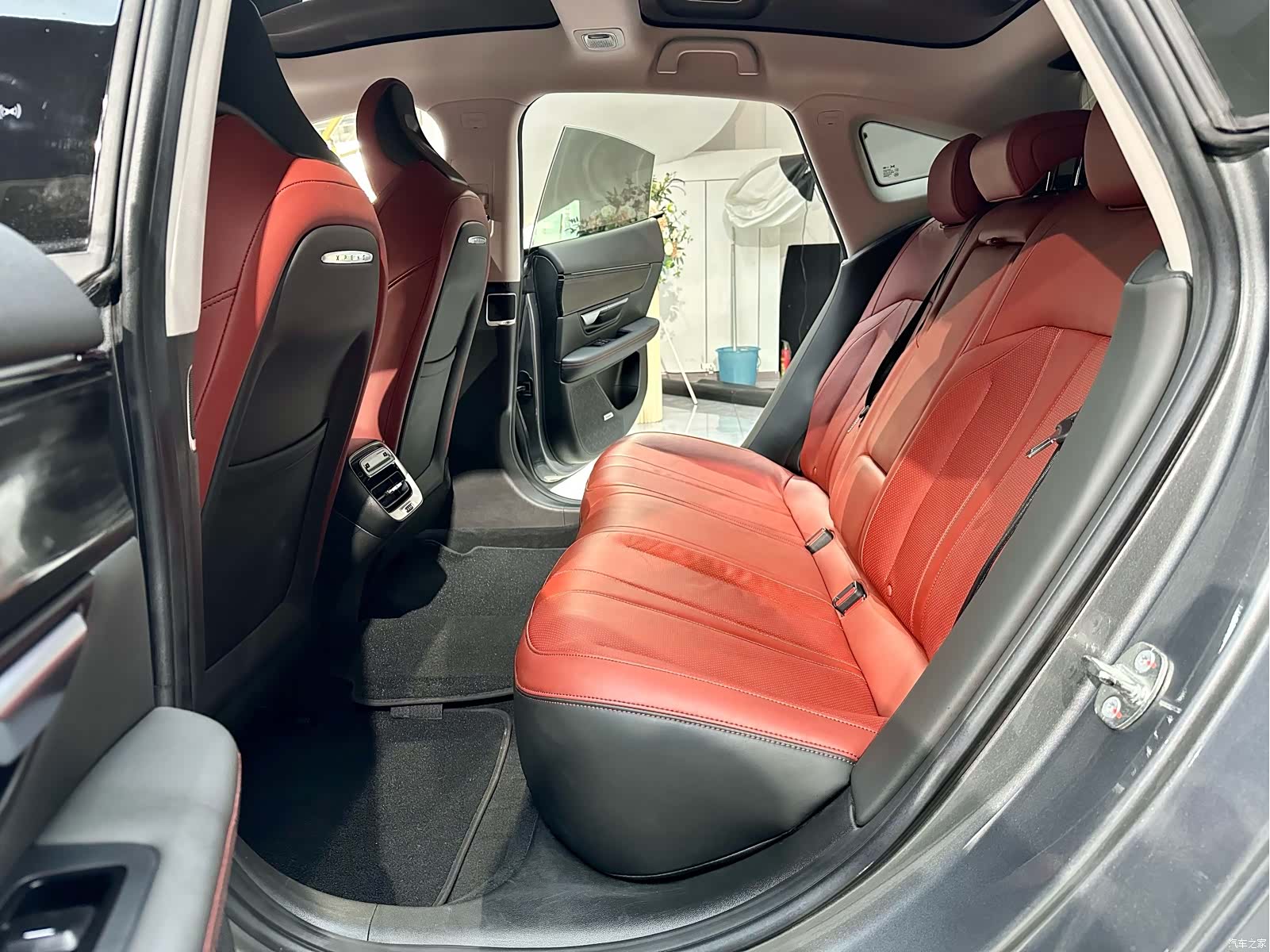 Xpeng P7, 2021 15