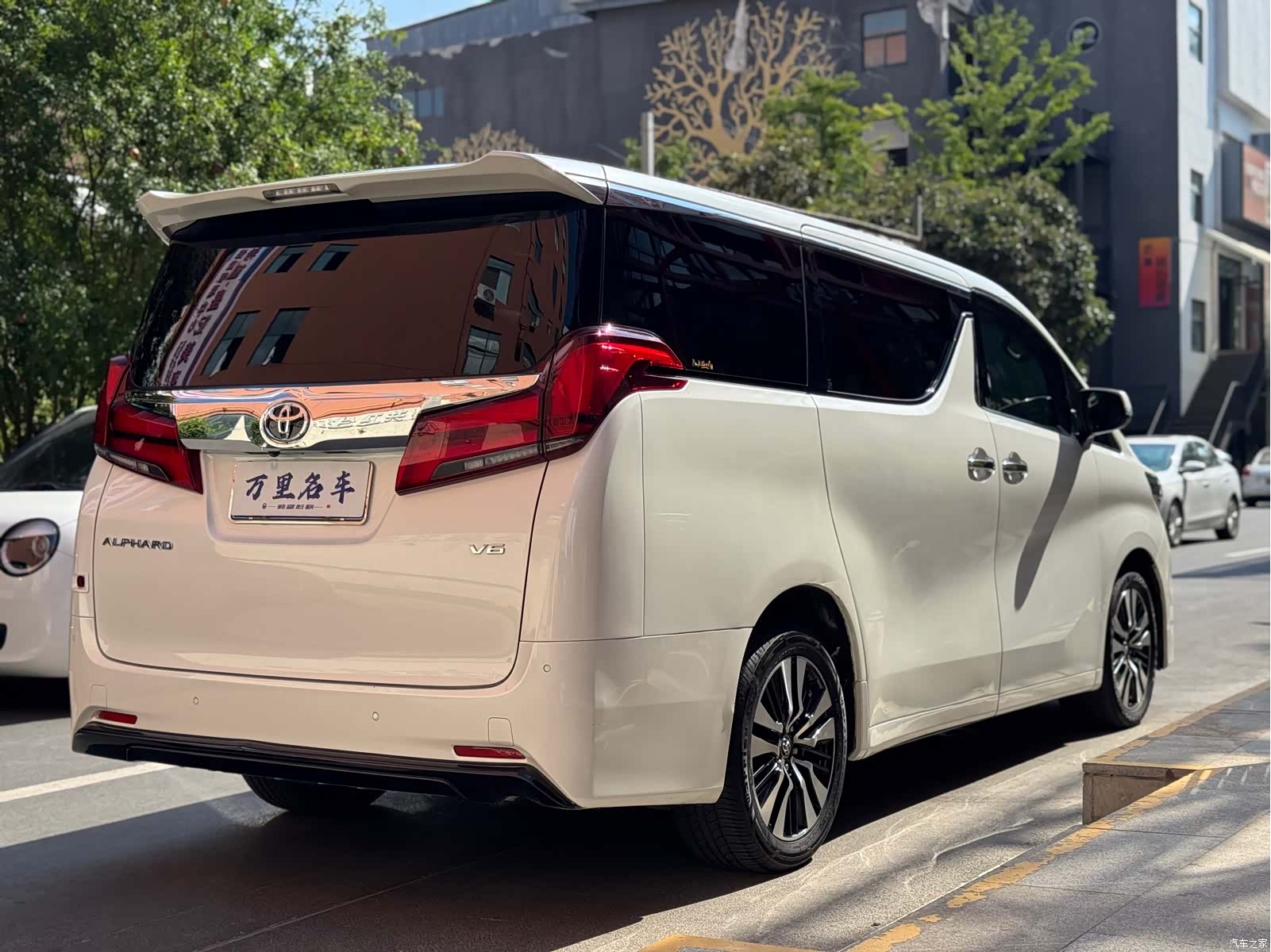 Toyota Alphard, 2019 36