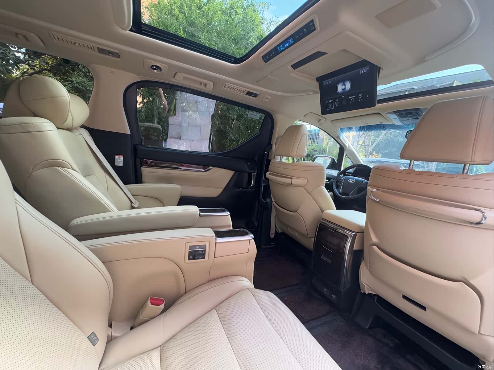 Toyota Alphard, 2019 13